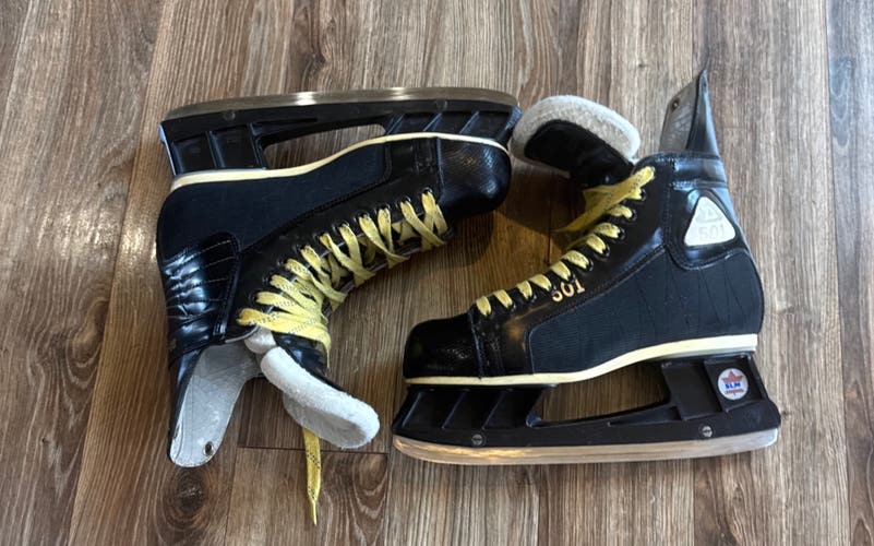 Black Daoust 501 Hockey Skates Regular Width 9 (Used)