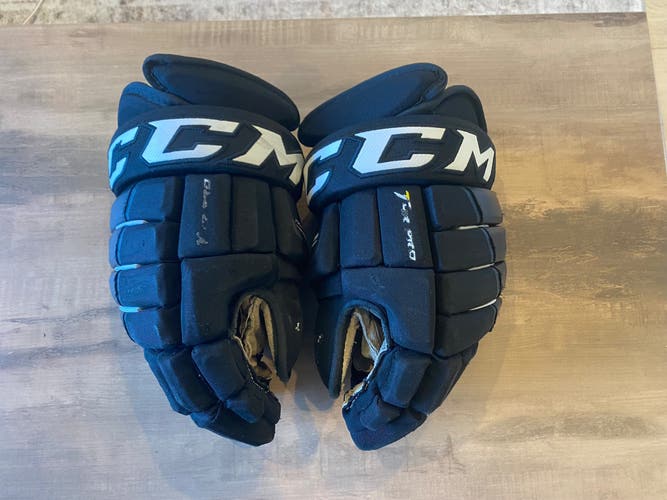 CCM Tacks 4 Roll Pro Gloves 14" Pro Stock (Used)