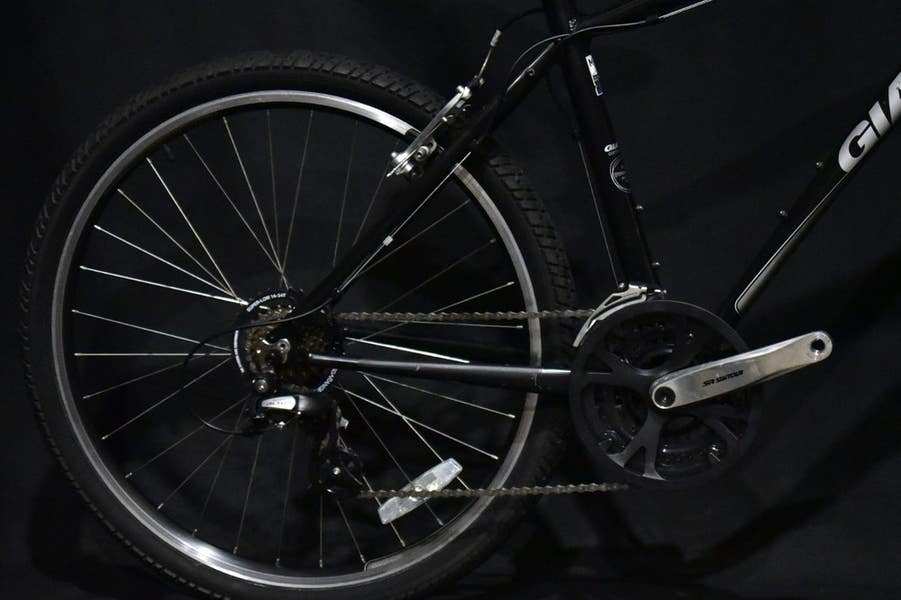 GIANT SEDONA HYBRID BIKE SIZE MEDIUM, 20", 21 SPEED, ALUM, FRONT SUSP |  SidelineSwap | Buy and Sell on SidelineSwap