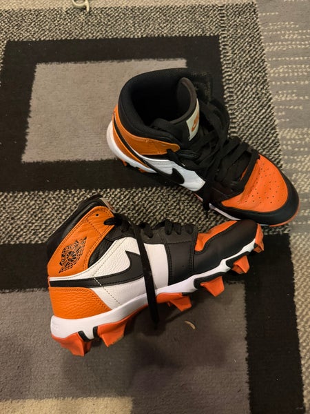 Kid's 5.5Y (Big Kids / Youth) Youth Jordan High Top Molded Cleats (Used)