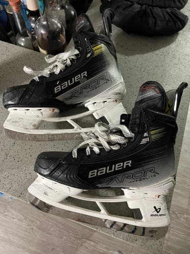 2023 Bauer Vapor Hyperlite 2 Hockey Skates Pro Stock 7 (Used)