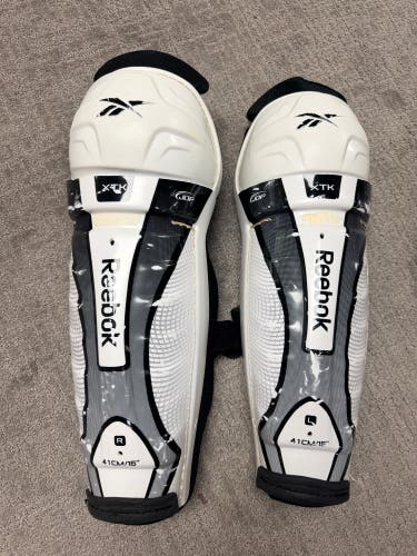 Senior Reebok XTK 16" Shin Pads by JOFA