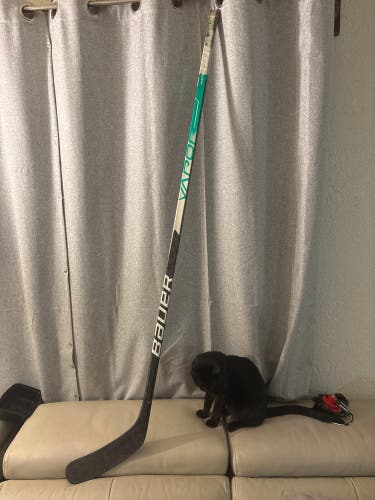 Bauer Pro Stock Hyperlite – 87 Flex RH L28 – Nolan #21 – Mint Blade
