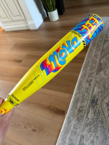 2025 Victus Nova Lit USSSA Certified Bat (-10) 20 oz 30" (Used)