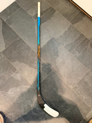 Junior Bauer Nexus Sync Right Handed Hockey Stick P92 40 Flex (Used)
