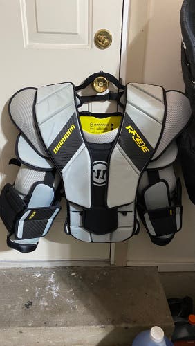 Large/Extra Large Warrior Ritual RX3 E Goalie Chest Protector (Used)
