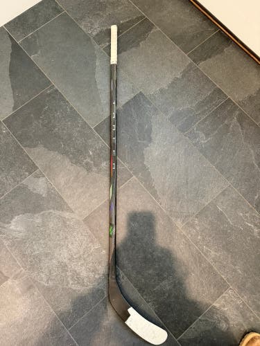 Junior Bauer Nexus Tracer Right Handed Hockey Stick P92 40 Flex (Used)