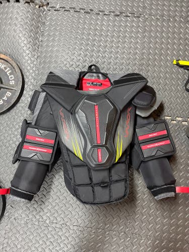 Large Bauer Vapor Hyperlite 2 Goalie Chest Protector (Used)