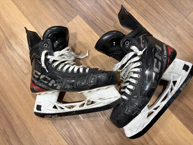 Black 2023 CCM JetSpeed FT6 Pro Hockey Skates Regular Width Pro Stock 8.5 (Used) QMJHL
