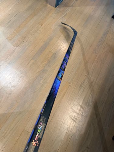 Senior CCM Ribcor Trigger 10 Pro Right Handed Hockey Stick P29+1/4 75 Flex (New)