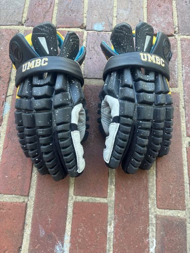 UMBC Maverik Shift Gloves