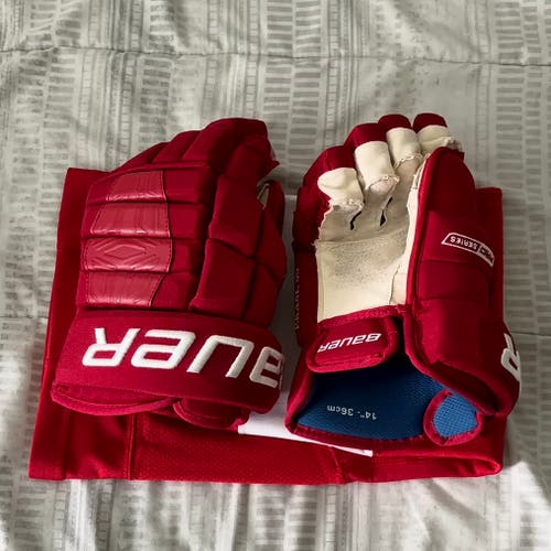 Patrick Kane Detroit Red Wings Bauer Pro Series Gloves 14" Pro Stock (Used)