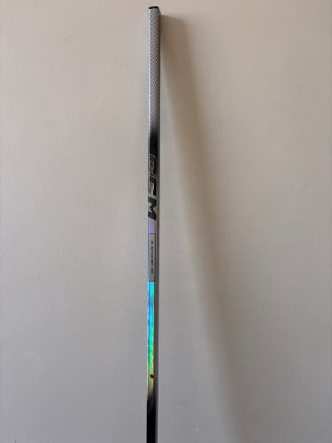 Junior CCM JetSpeed FT8 Right Handed Hockey Stick P29 50 Flex (New)