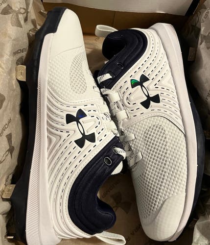 Women's Size M 5.0 (W 6.0) Under Armour (New)