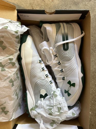 White Men's Size M 12.0 (W 13.0) Under Armour Spotlight Turf Shoes (New)
