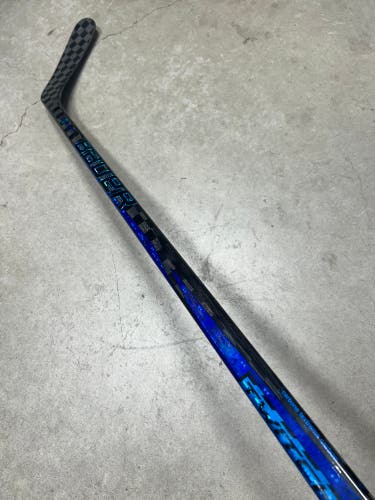 82 Flex P90TM Senior Bauer Twitch Right Hand Hockey Stick (Used) Pro Stock