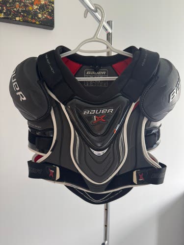 New NHL Red Wings Pro Stock Bauer Vapor 1x Hockey Shoulder Pads Sr. Medium