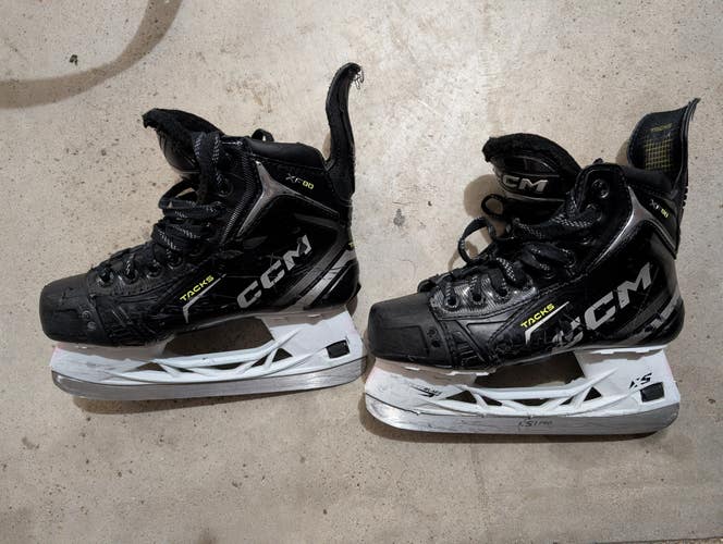 CCM Tacks XF 80 Hockey Skates Regular Width Size 4.5 (Used)