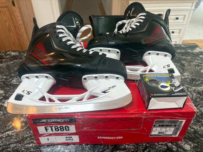 CCM JetSpeed FT880 Hockey Skates Wide Width 7 (Used) with removable Power Foot