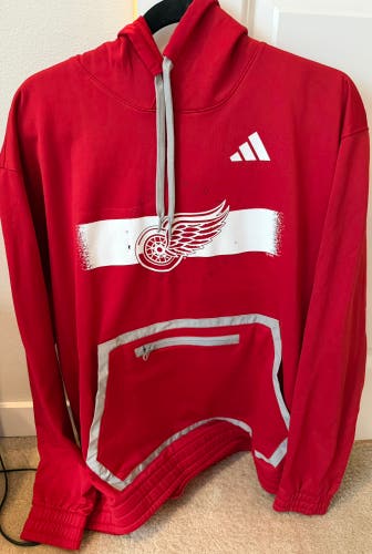 Adidas Red Wings Men's XXL NHL Hoodie Sweatshirt (Used)