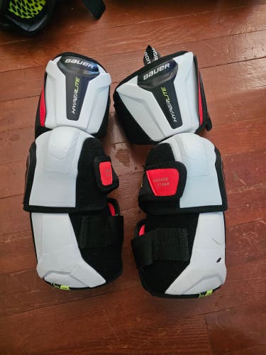 Senior Large Bauer Vapor Hyperlite Elbow Pads (Used)