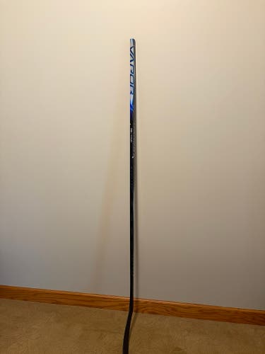 Senior Bauer Vapor Flylite Right Handed Hockey Stick P92 77 Flex (Used)