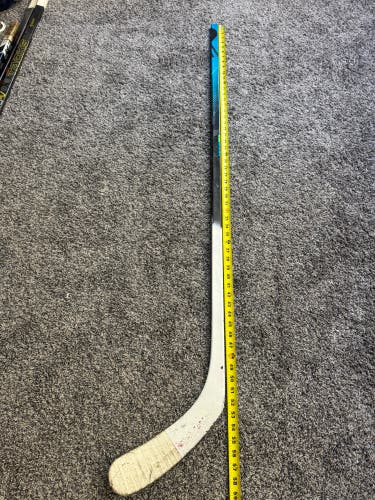Intermediate Bauer Nexus Geo Right Handed Hockey Stick P92 55 Flex Spray Painted White