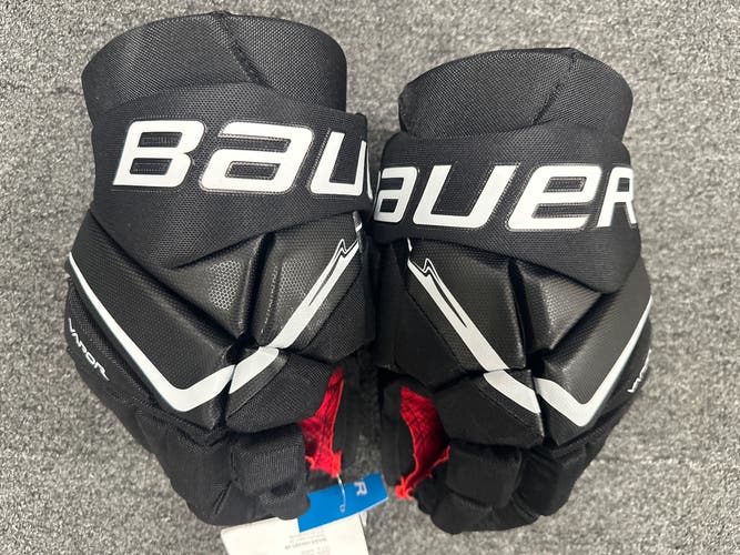 Intermediate Bauer Vapor Fly 40 Gloves 13" (New)Black/white
