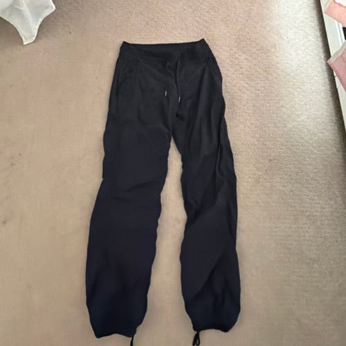 Black Women's Lululemon Pants Size 6