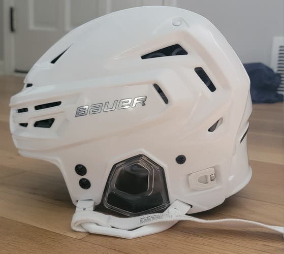 Large Bauer Re-Akt 3D Helmet (Used) White