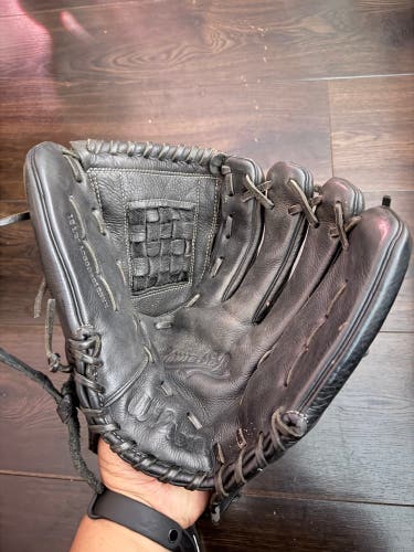 Used - Great Condition 1 Wilson A500 Black Baseball Glove Right Hand Throw RHT 12.5” A0500BB12XX