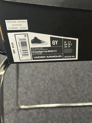 Black Men's 6Y (Big Kids / Youth) Under Armour High Top Molded Cleats (Used Once)