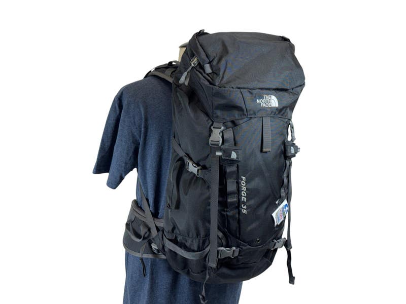 forge35 backpack north face The NF0A8EZK 35L Travel Backpack, TNF Black / OSFA It is equipped with a super lightweight and durable FlexVent suspension system The North Face Borealis NF0A5IW24H0
