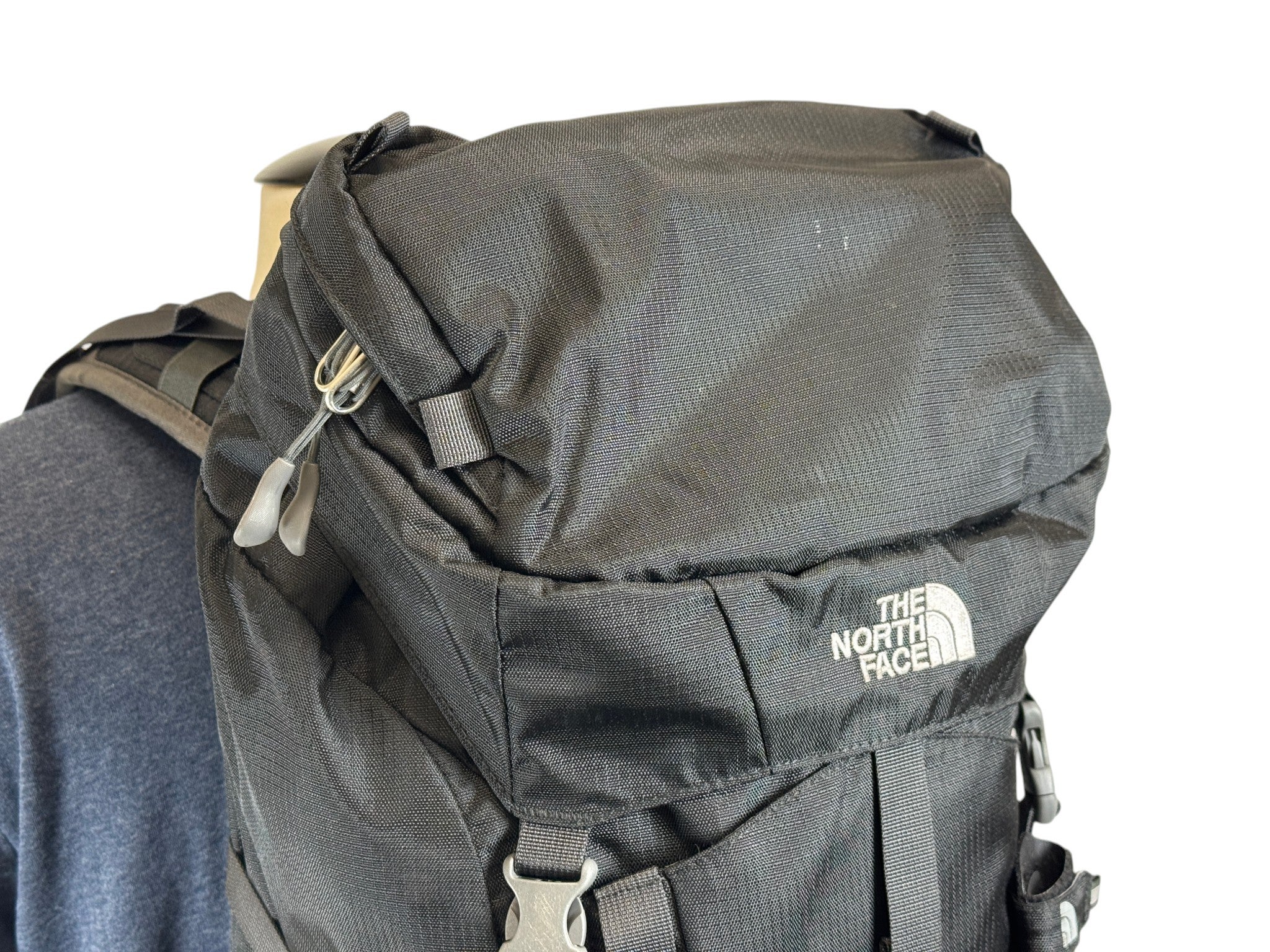 forge 35 backpack north face The Recon The North Face foam shoulder straps and a breathable back panel make long airport waits or crowded commutes a breeze. The North Face Forecaster 35L