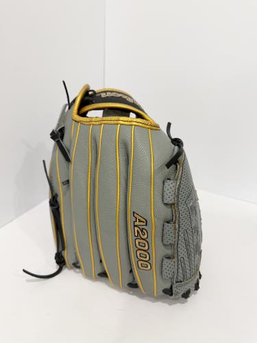 Wilson A2000 V125 Spin Control Outfield Fastpitch Softball Glove 12.5" (New)