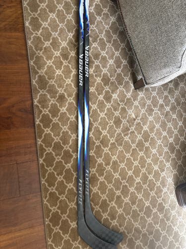 Senior Bauer Vapor Flylite Right Handed Hockey Stick P92 65 Flex (Used)