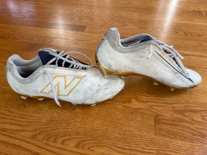 White Men's Size M 10.5 (W 11.5) Adult New Balance Burn X4 Low Top (Used)
