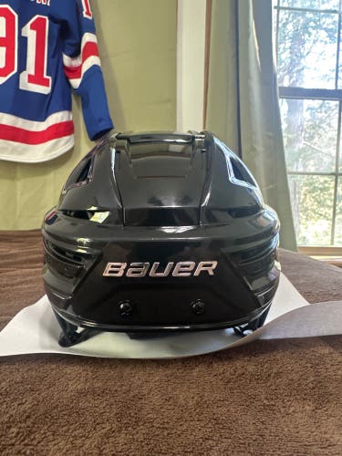 Medium Bauer Re-Akt Helmet (Used)