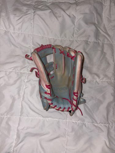 Wilson A2000 1787 RH Baseball Glove 11.75" (Used)