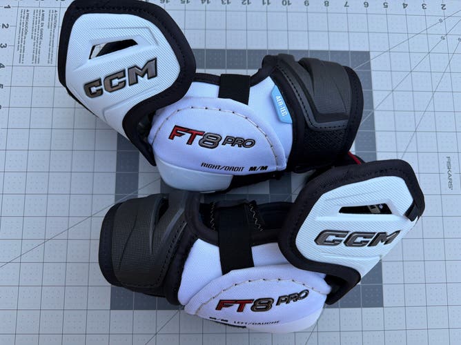 Senior Medium CCM JetSpeed FT8 Pro Elbow Pads (Used)