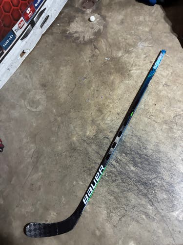 Junior Bauer Nexus Geo Right Handed Hockey Stick Mid Pattern 50 Flex (Used)