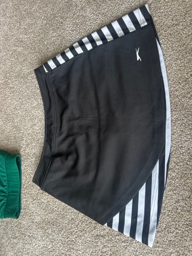 Black and white Medium (Used) skirt