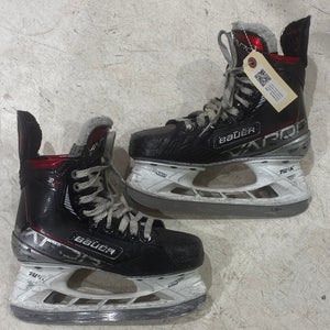 Intermediate Bauer Vapor 3X Hockey Skates Size 4 (Used)