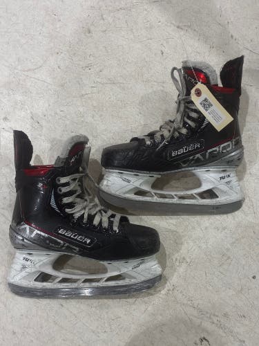 Intermediate Bauer Vapor 3X Hockey Skates Size 4 (Used)