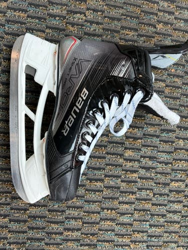 Black/Gray 2021 Bauer Hockey Skates Wide Width 9.5 (Used)