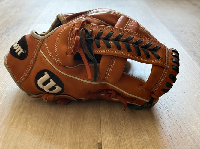 Wilson A2000 1785 Baseball Glove 11.75" Infield RH Throw
