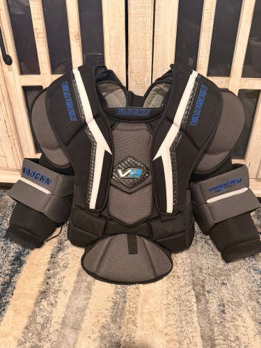 Large Vaughn Velocity V9 Goalie Chest Protector Intermediate (New)