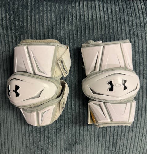 Medium/Large Adult Under Armour Arm Pads (Used)