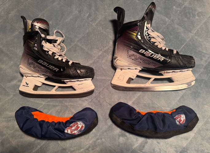 2023 Bauer Vapor Hyperlite 2 Hockey Skates Size 5 (Used)