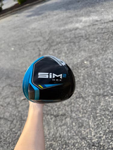 Men's 2021 TaylorMade SIM2 Max Right Handed Driver Stiff Flex 10.5 Loft Graphite Shaft 45.75" (Used)